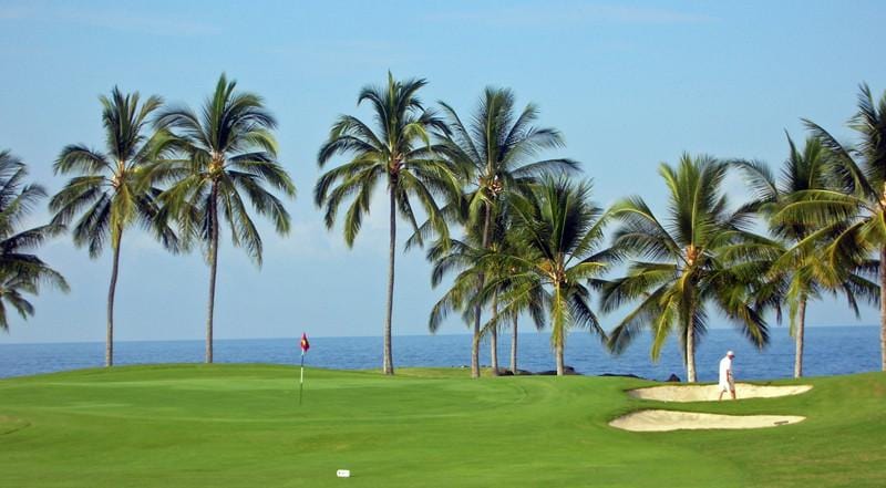 Kona Country Club Ocean 12th green directly on ocean