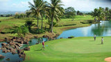 Putting out on the par 5 18th at Royal Kunia